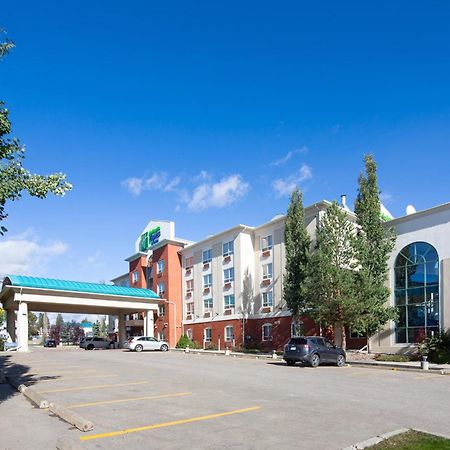 Holiday Inn Express Hotel & Suites Edson By Ihg Exteriör bild