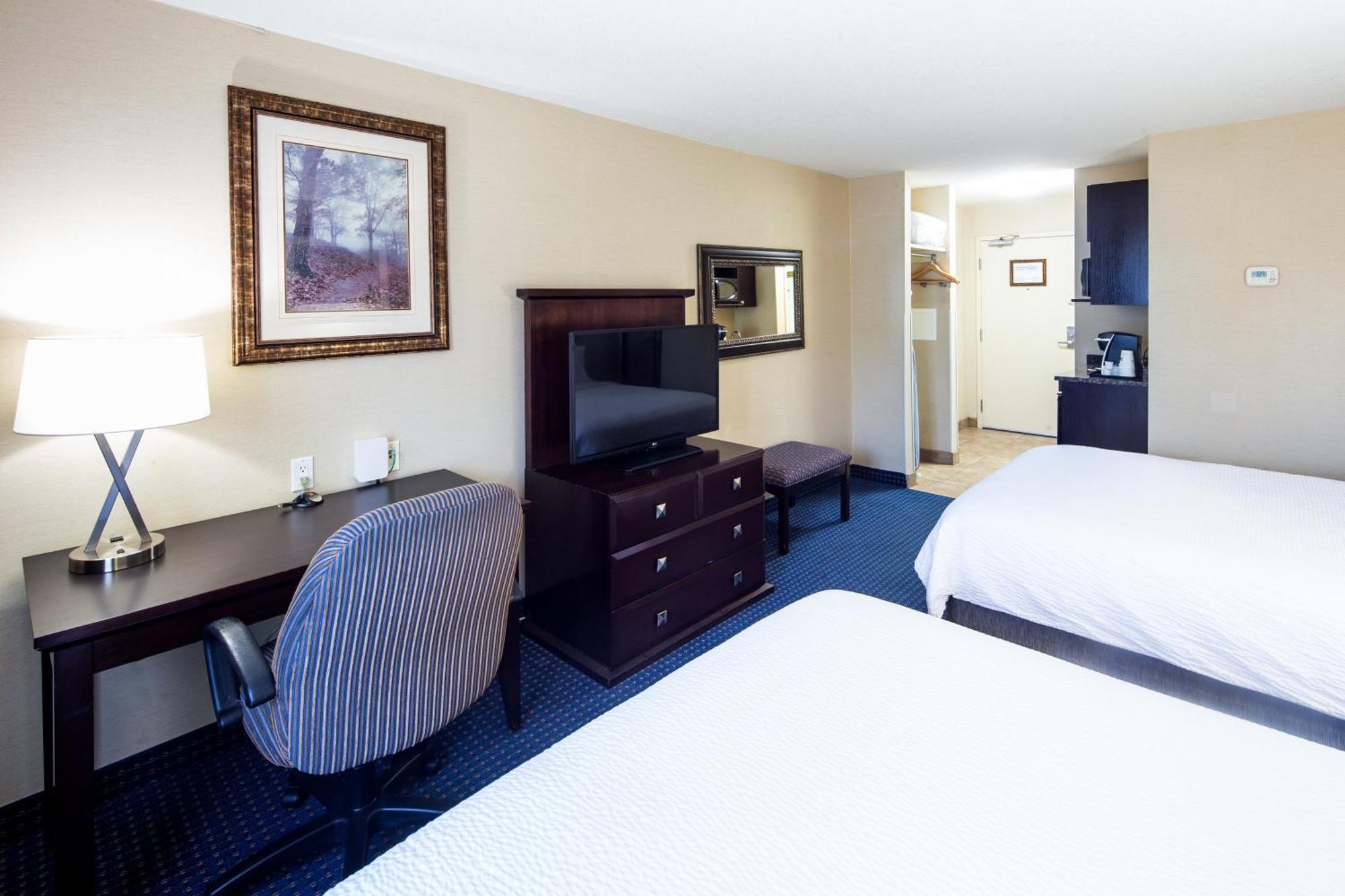 Holiday Inn Express Hotel & Suites Edson By Ihg Exteriör bild