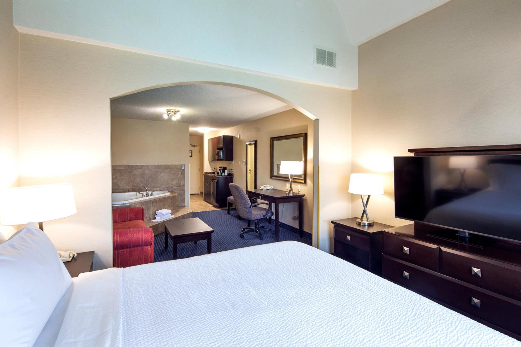 Holiday Inn Express Hotel & Suites Edson By Ihg Exteriör bild