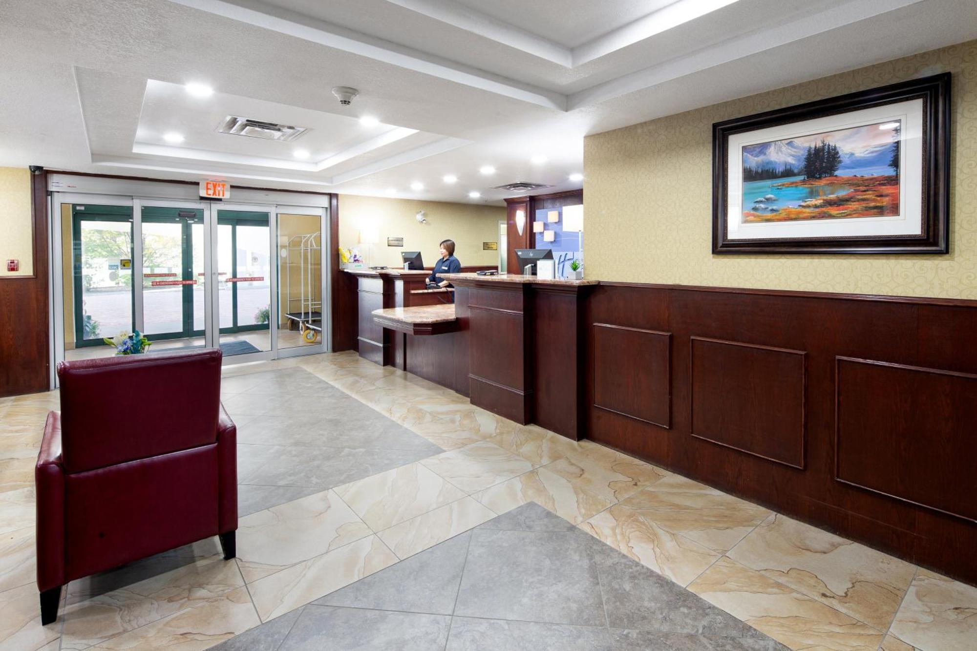 Holiday Inn Express Hotel & Suites Edson By Ihg Exteriör bild