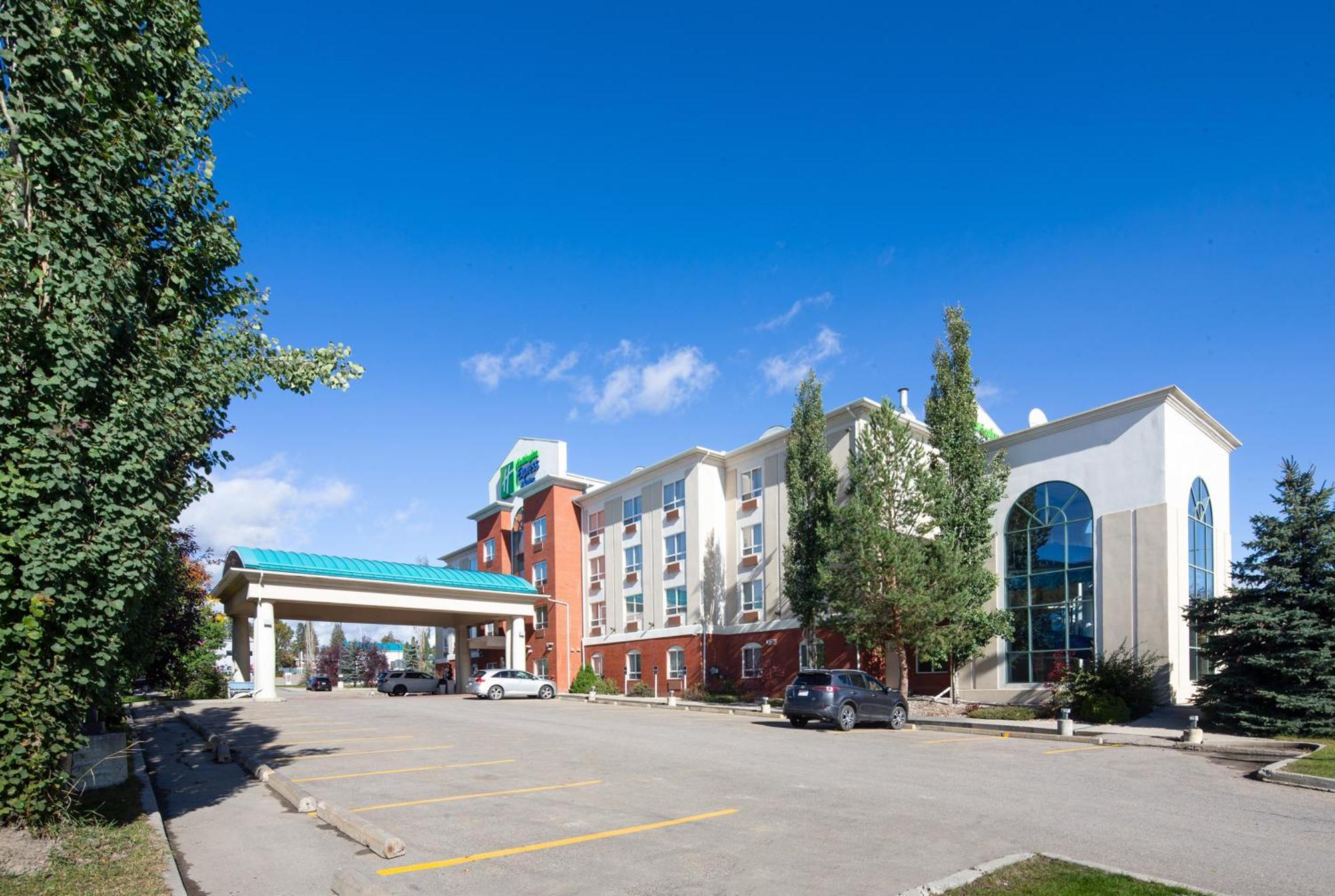 Holiday Inn Express Hotel & Suites Edson By Ihg Exteriör bild