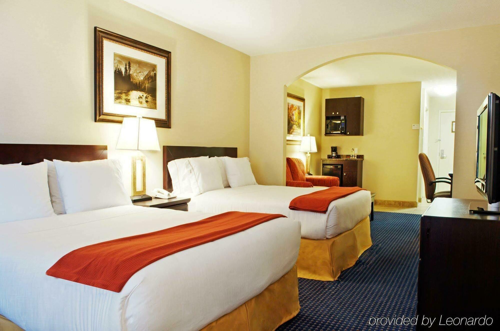 Holiday Inn Express Hotel & Suites Edson By Ihg Exteriör bild