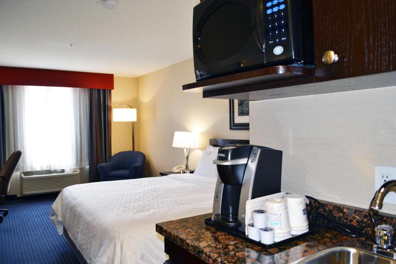 Holiday Inn Express Hotel & Suites Edson By Ihg Exteriör bild