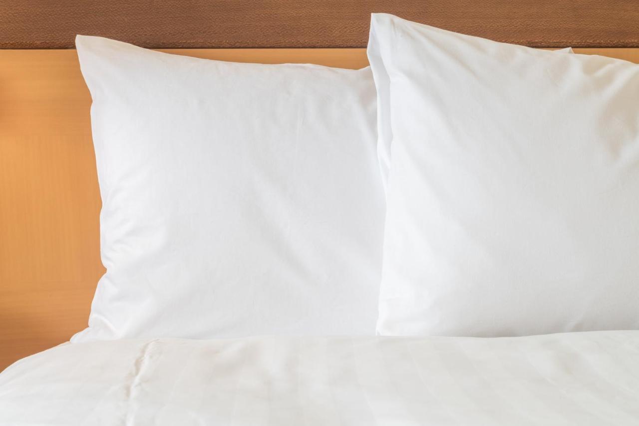 Holiday Inn Express Hotel & Suites Edson By Ihg Exteriör bild